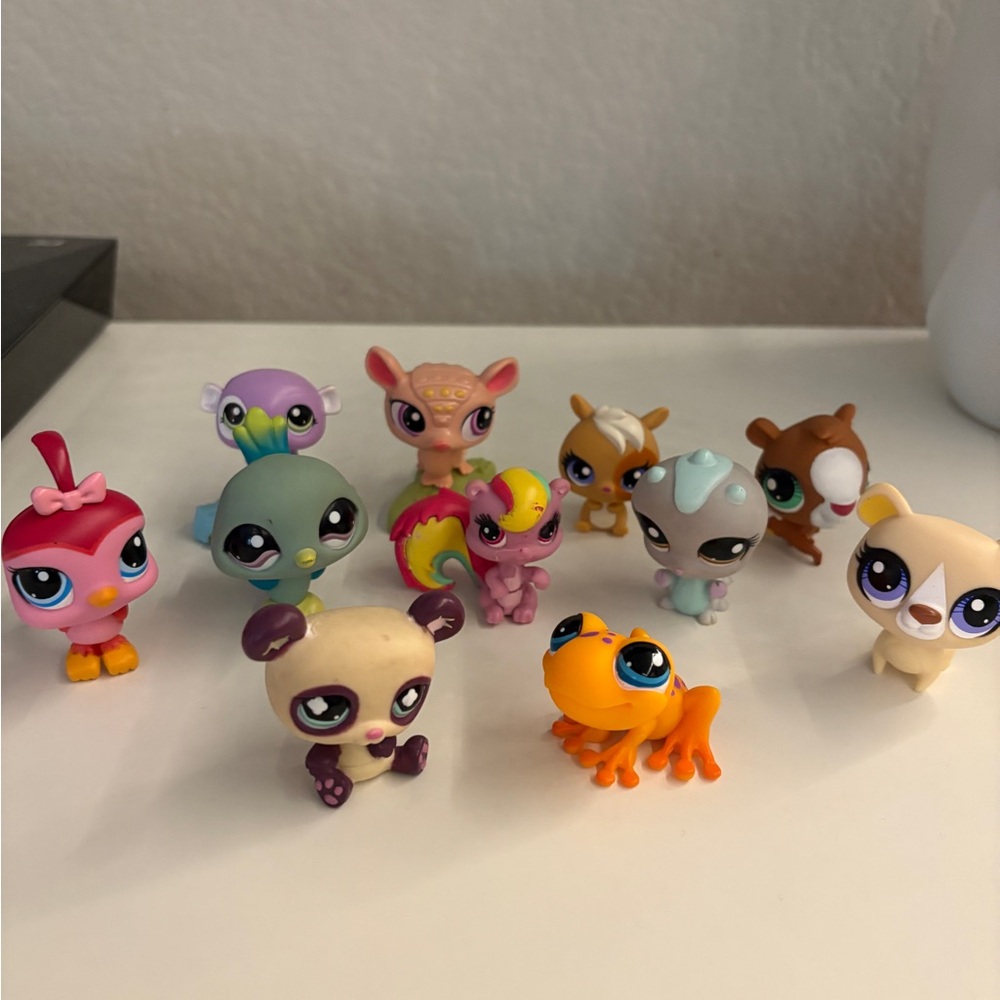 BUNDLE OF 11 Littlest Pet Shop toys - 11 assorted pets #LPS #LittlestPetShop